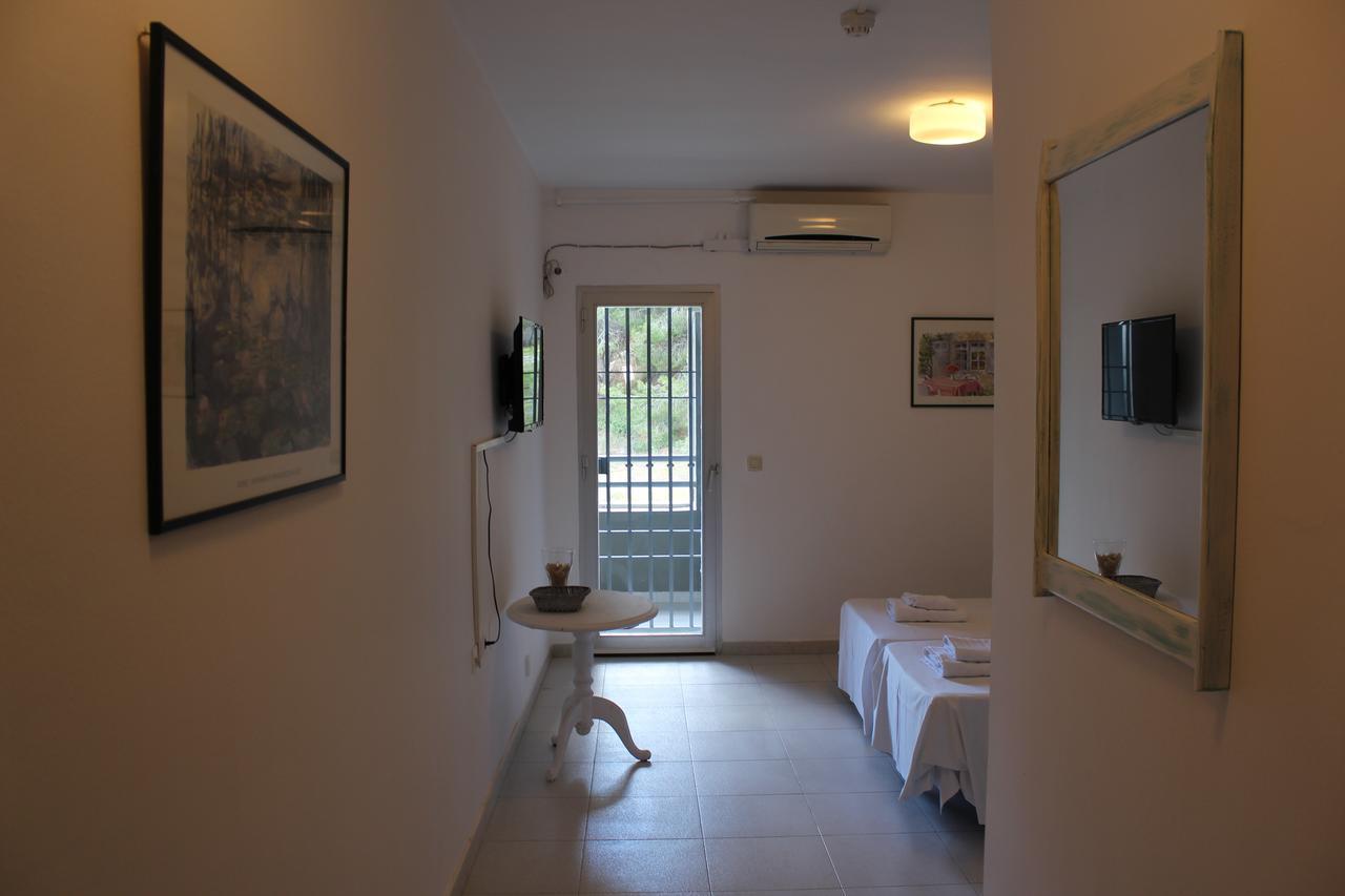 Hostal La Torre Almuñécar Екстериор снимка
